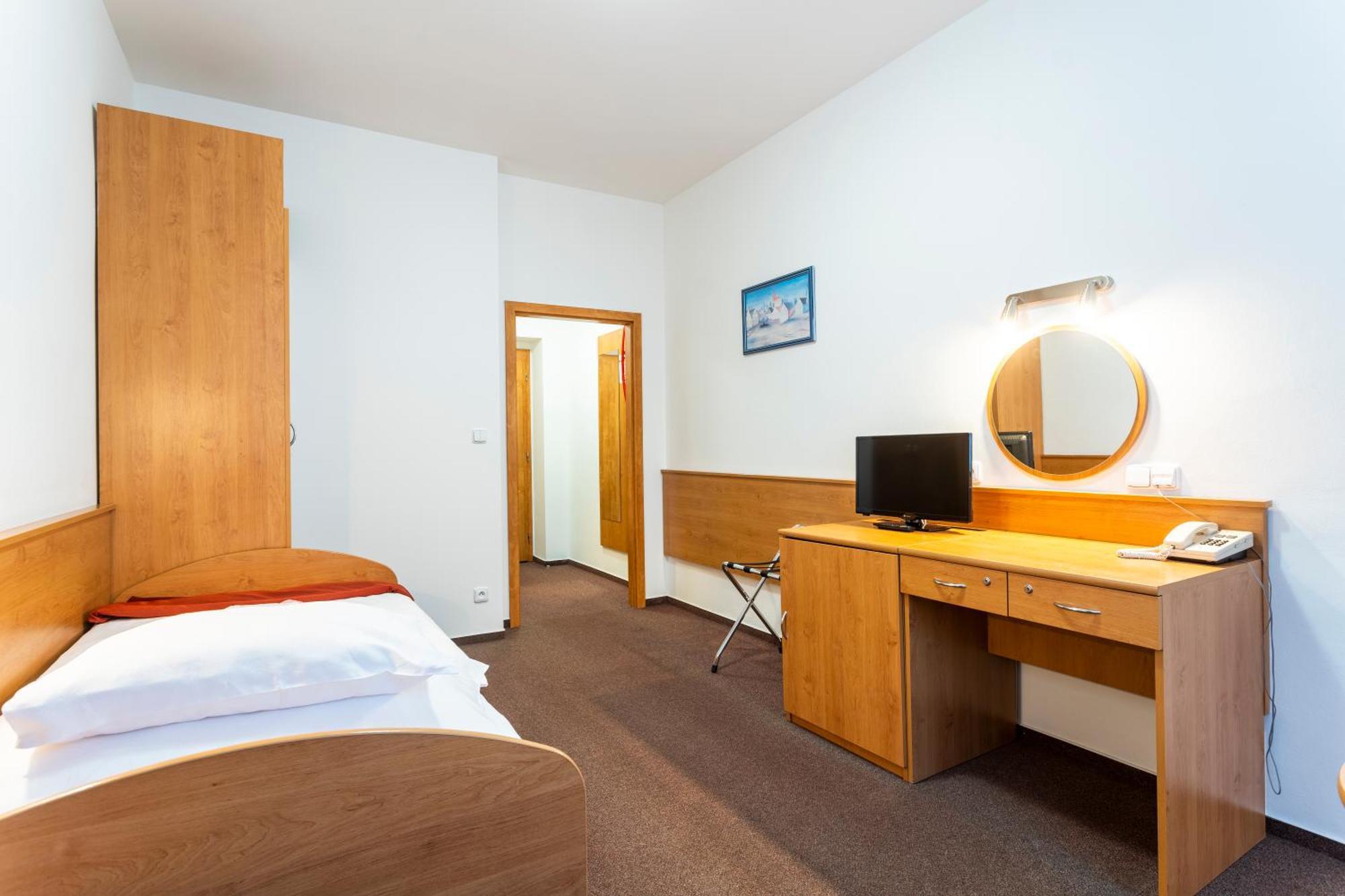 Hotel Luzice Jáchymov Extérieur photo